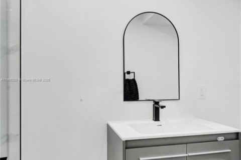 Condominio en venta en Hallandale Beach, Florida, 1 dormitorio, 80.82 m2 № 1979319 - foto 14