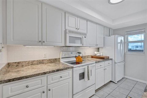 Condominio en venta en Sarasota, Florida, 2 dormitorios, 141.3 m2 № 2093289 - foto 20