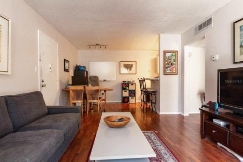 Copropriété à louer à Gainesville, Floride: 1 chambre, 53.33 m2 № 2092354 - photo 6