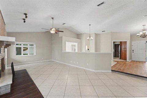 House in Odessa, Florida 3 bedrooms, 212.65 sq.m. № 2396697 - photo 6