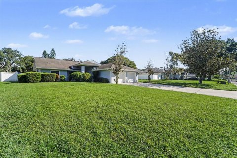 House in Odessa, Florida 3 bedrooms, 212.65 sq.m. № 2396697 - photo 3