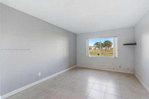 Condo in Sunrise, Florida, 1 bedroom  № 1962500 - photo 7