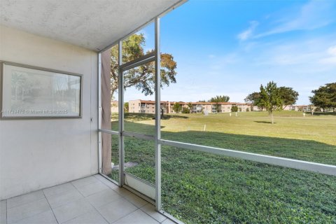 Condo in Sunrise, Florida, 1 bedroom  № 1962500 - photo 11