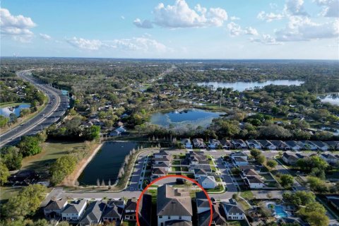 House in Oviedo, Florida 4 bedrooms, 299.89 sq.m. № 2237177 - photo 7