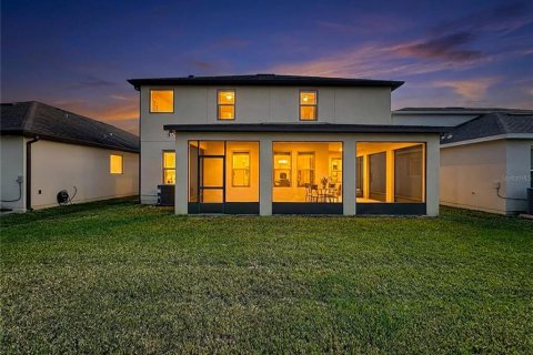 House in Oviedo, Florida 4 bedrooms, 299.89 sq.m. № 2237177 - photo 12