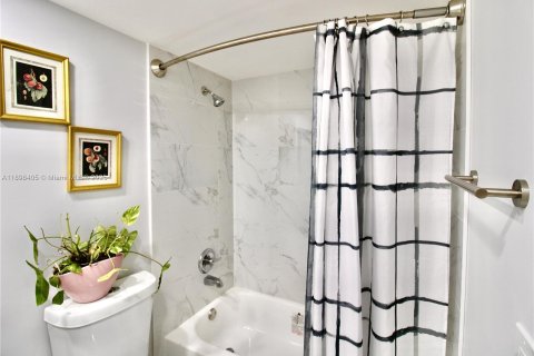 Condominio en venta en Pembroke Pines, Florida, 2 dormitorios, 125.51 m2 № 1951083 - foto 8