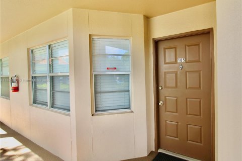 Condominio en venta en Pembroke Pines, Florida, 2 dormitorios, 125.51 m2 № 1951083 - foto 2