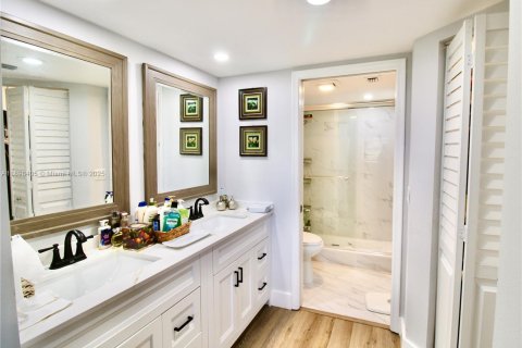 Condominio en venta en Pembroke Pines, Florida, 2 dormitorios, 125.51 m2 № 1951083 - foto 13