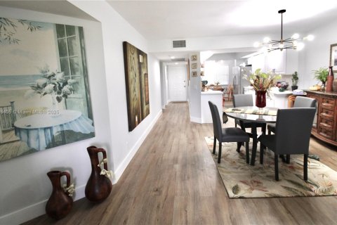 Condominio en venta en Pembroke Pines, Florida, 2 dormitorios, 125.51 m2 № 1951083 - foto 18