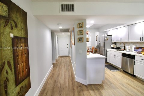 Condominio en venta en Pembroke Pines, Florida, 2 dormitorios, 125.51 m2 № 1951083 - foto 9