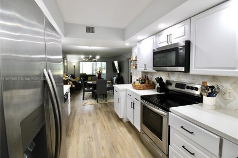 Condominio en venta en Pembroke Pines, Florida, 2 dormitorios, 125.51 m2 № 1951083 - foto 3