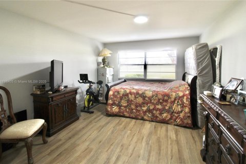 Condominio en venta en Pembroke Pines, Florida, 2 dormitorios, 125.51 m2 № 1951083 - foto 12