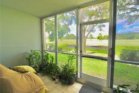 Condominio en venta en Pembroke Pines, Florida, 2 dormitorios, 125.51 m2 № 1951083 - foto 19
