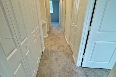 Townhouse in Homestead, Florida 3 bedrooms, 162.21 sq.m. № 2043319 - photo 15