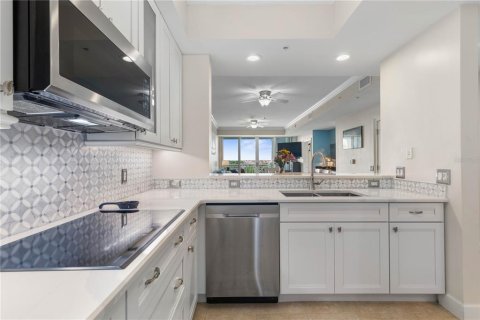 Condo in Palm Coast, Florida, 2 bedrooms  № 2379003 - photo 16