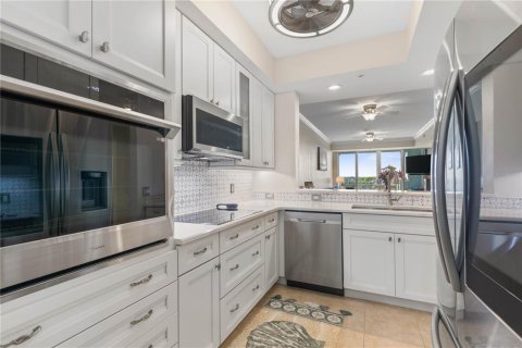 Condo in Palm Coast, Florida, 2 bedrooms  № 2379003 - photo 17