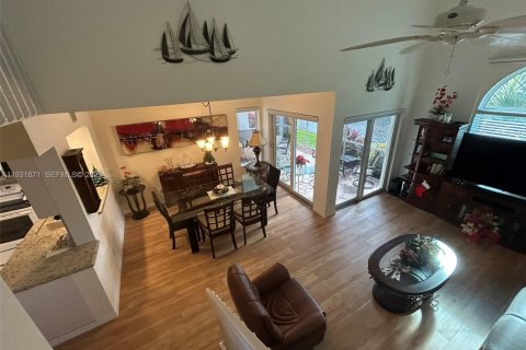 Купить виллу или дом в Дания-Бич, Флорида 3 спальни, 121.61м2, № 1990242 - фото 20