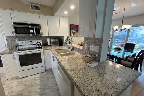 Купить виллу или дом в Дания-Бич, Флорида 3 спальни, 121.61м2, № 1990242 - фото 12