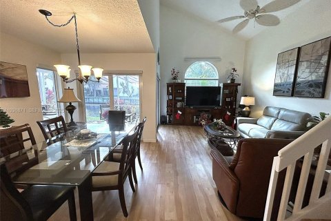 Купить виллу или дом в Дания-Бич, Флорида 3 спальни, 121.61м2, № 1990242 - фото 17