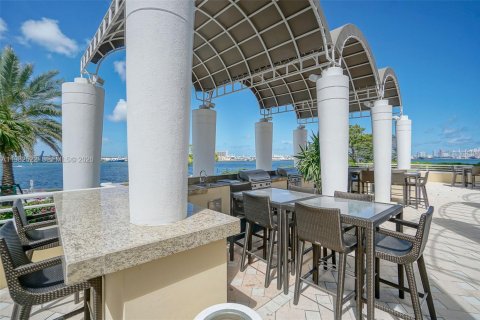 Copropriété à vendre à Miami, Floride: 2 chambres, 158.77 m2 № 2049205 - photo 3