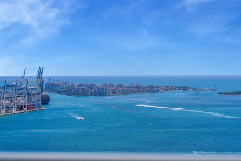 Copropriété à vendre à Miami, Floride: 2 chambres, 158.77 m2 № 2049205 - photo 24