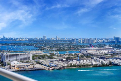 Copropriété à vendre à Miami, Floride: 2 chambres, 158.77 m2 № 2049205 - photo 25