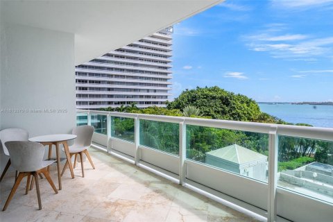 Condo in Miami, Florida, 2 bedrooms  № 2076777 - photo 4