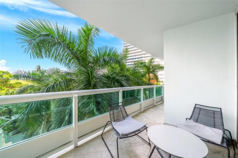 Condo in Miami, Florida, 2 bedrooms  № 2076777 - photo 20