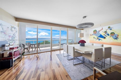 Condo in Miami, Florida, 2 bedrooms  № 2076777 - photo 2