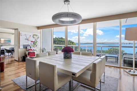 Condo in Miami, Florida, 2 bedrooms  № 2076777