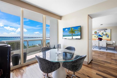 Condo in Miami, Florida, 2 bedrooms  № 2076777 - photo 8