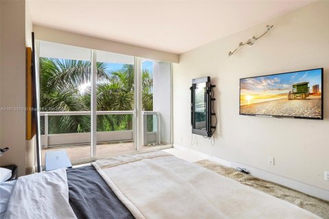 Condo in Miami, Florida, 2 bedrooms  № 2076777 - photo 30