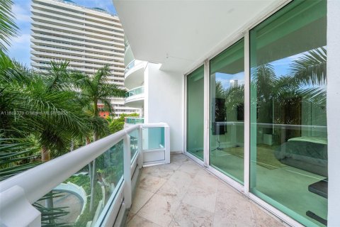 Condo in Miami, Florida, 2 bedrooms  № 2076777 - photo 21