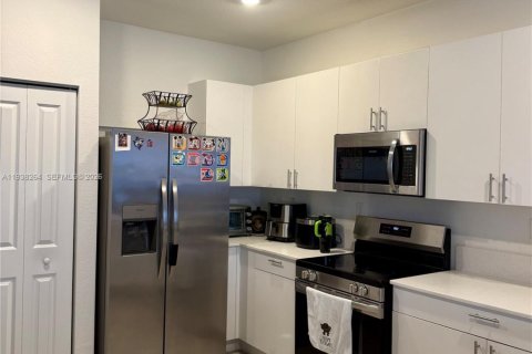 Купить таунхаус в Майами, Флорида 4 спальни, 169.08м2, № 1998382 - фото 10