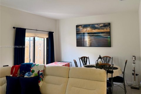 Купить таунхаус в Майами, Флорида 4 спальни, 169.08м2, № 1998382 - фото 6