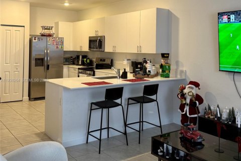 Купить таунхаус в Майами, Флорида 4 спальни, 169.08м2, № 1998382 - фото 7