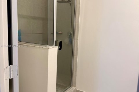 Купить таунхаус в Майами, Флорида 4 спальни, 169.08м2, № 1998382 - фото 27