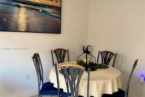 Купить таунхаус в Майами, Флорида 4 спальни, 169.08м2, № 1998382 - фото 8