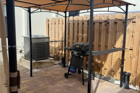 Купить таунхаус в Майами, Флорида 4 спальни, 169.08м2, № 1998382 - фото 13