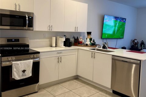 Купить таунхаус в Майами, Флорида 4 спальни, 169.08м2, № 1998382 - фото 9