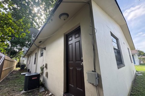 Propiedad comercial en venta en Miramar, Florida, 157.84 m2 № 1984280 - foto 6