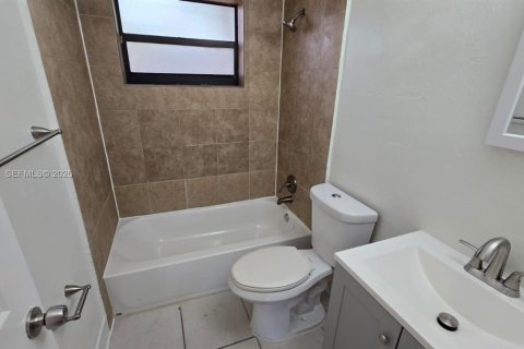 Propiedad comercial en venta en Miramar, Florida, 157.84 m2 № 1984280 - foto 12