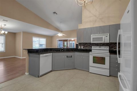 Condo in Palmetto, Florida, 2 bedrooms  № 1555945 - photo 16