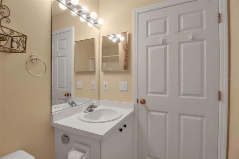 Condo in Palmetto, Florida, 2 bedrooms  № 1555945 - photo 27