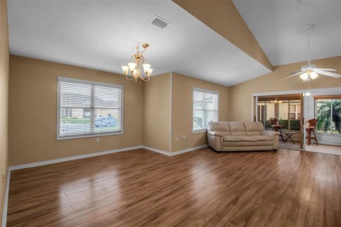 Condo in Palmetto, Florida, 2 bedrooms  № 1555945 - photo 7