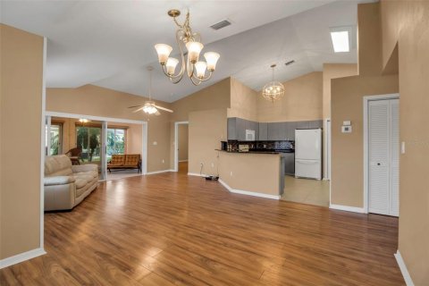 Condo in Palmetto, Florida, 2 bedrooms  № 1555945 - photo 8