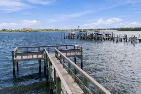 Copropriété à vendre à Sarasota, Floride: 2 chambres, 126.07 m2 № 2372902 - photo 18