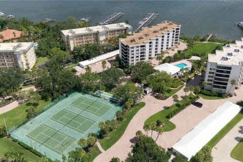 Copropriété à vendre à Sarasota, Floride: 2 chambres, 126.07 m2 № 2372902 - photo 4