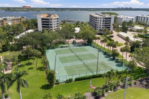 Copropriété à vendre à Sarasota, Floride: 2 chambres, 126.07 m2 № 2372902 - photo 16