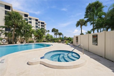 Copropriété à vendre à Sarasota, Floride: 2 chambres, 126.07 m2 № 2372902 - photo 12